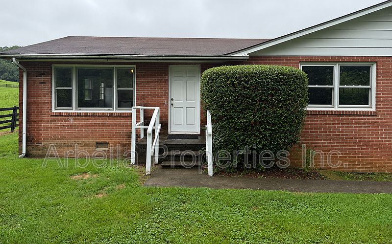 1st image of 230 Booher Ln #4