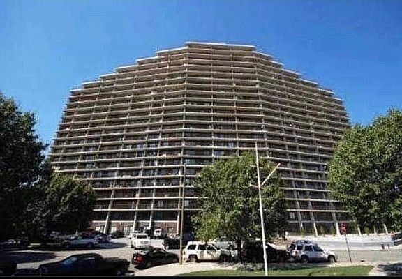 4th image of 25-40 Shore Blvd #9D