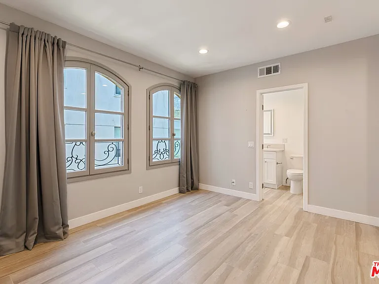 9249 Burton Way #404 — Photo 3