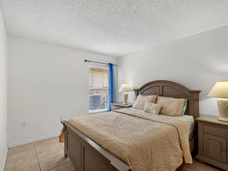 419 Buckingham Cir — Photo 14