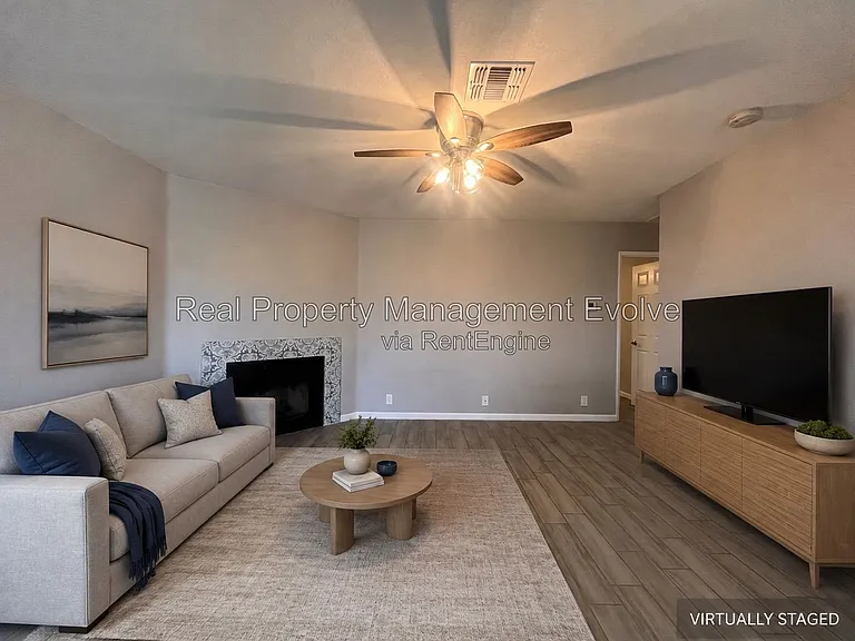 408 W Blackhawk Dr #1 — Photo 3