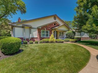 15821 Newton Ridge Dr, Chesterfield, MO 63017