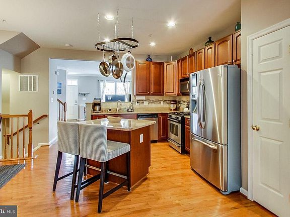4th image of 2809 Settlers View Dr