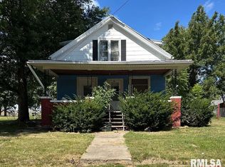 471 E 1st St, Galesburg, IL 61401