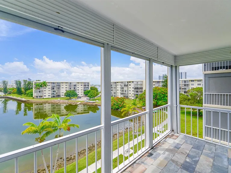2851 Leonard Dr #J505 — Photo 21