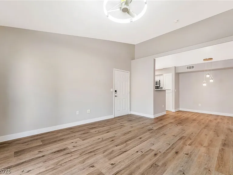 45 Maleena Mesa St #427 — Photo 5