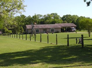 3918 Deerfield Dr, College Station, TX 77845