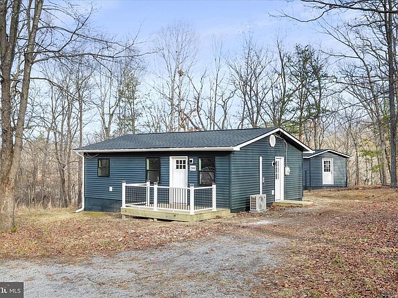 3rd image of 244 Hickory Rd