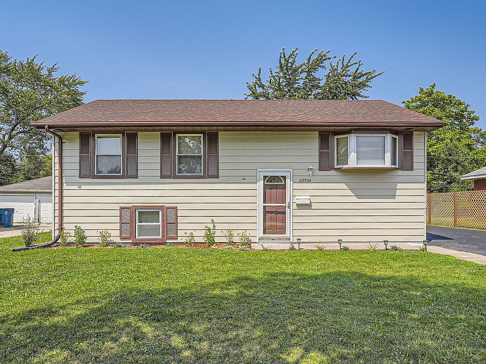 1st image of 22534 Yates Ave