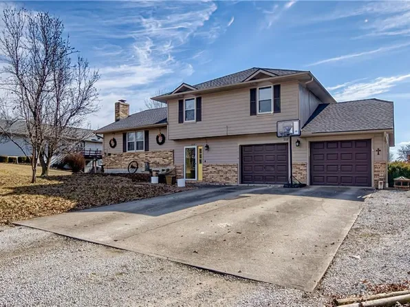 104 W Calvird Dr, Clinton, MO 64735