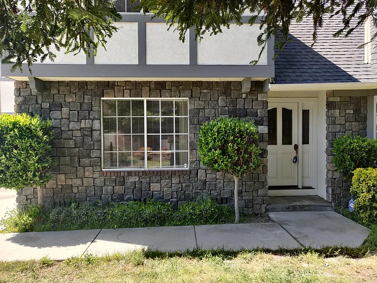 19535 Crawford Pl — Photo 5
