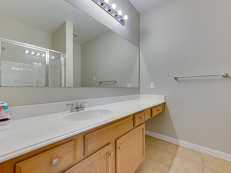 102 Paloma Cir — Photo 31