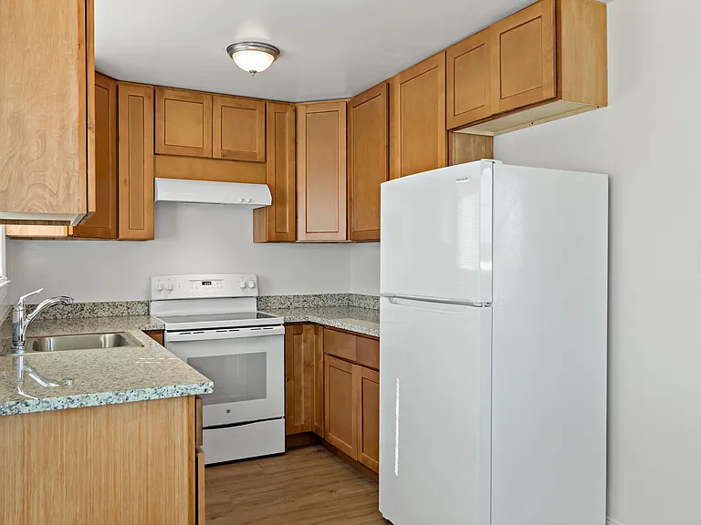 152 John St #2 — Photo 1