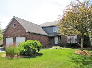 538 Spruce Ln, Lisle, IL 60532