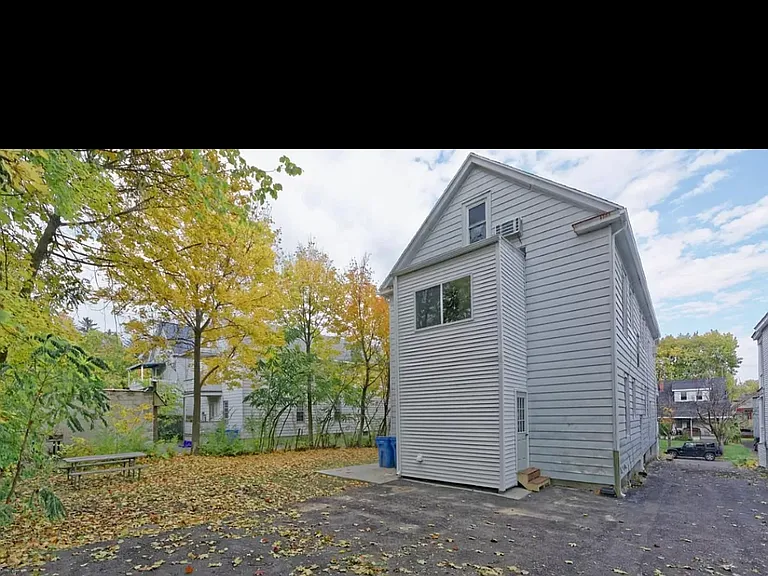 876 Warren St #2 — Photo 21