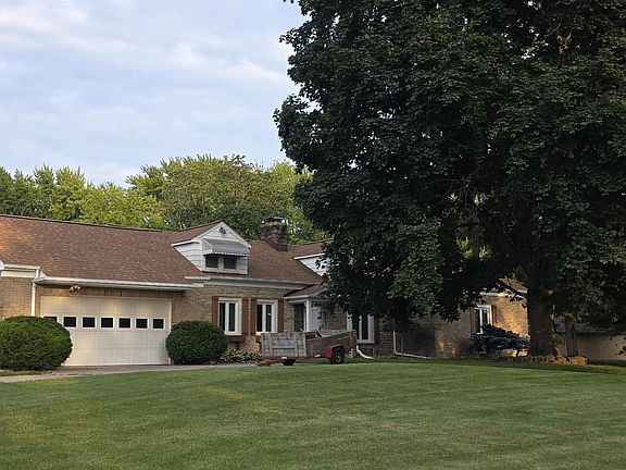4th image of 1180 N River Rd