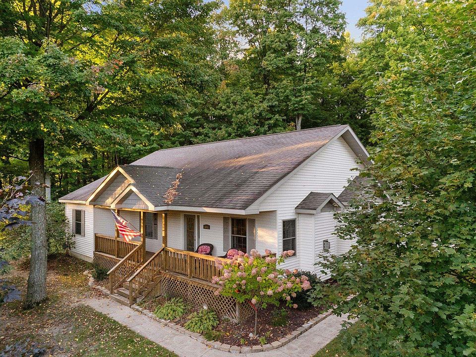 1st image of 605 Woodwind Dr