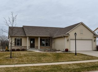 1661 Thomas Dr, East Troy, WI 53120