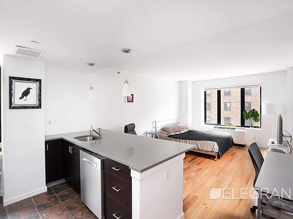 2nd image of 189 Avenue C APT 4A