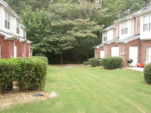 Nice patio and greenspace!