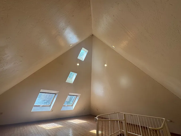 1163 Aloha Way — Photo 3