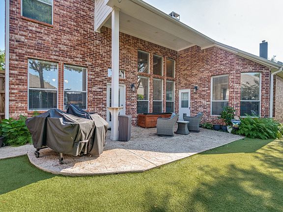 3rd image of 4113 Creek Bend Ct