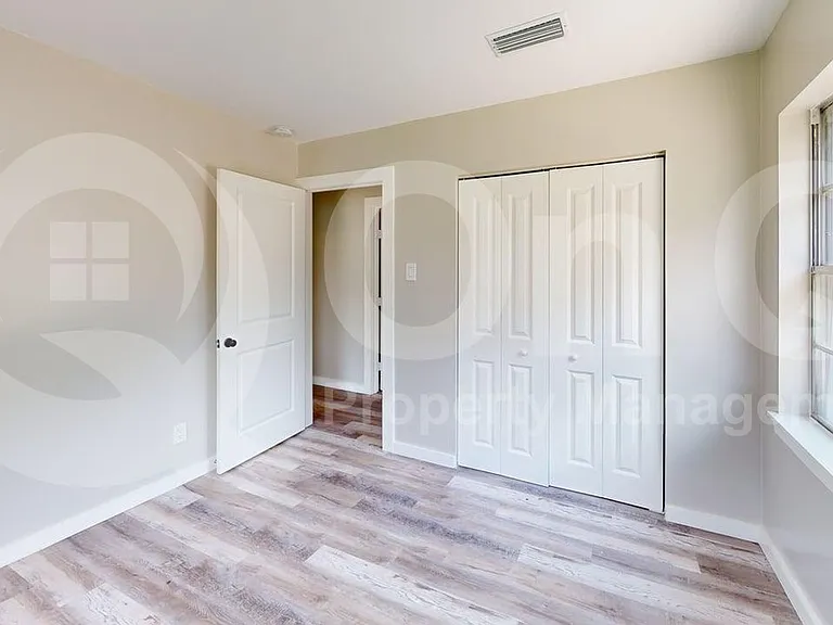 4320 Live Oak Dr — Photo 10