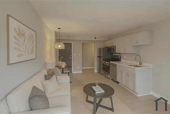6 bed, $5,500 — Photo 4