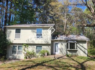 2853 Five Oaks Cir, Lilburn, GA 30047