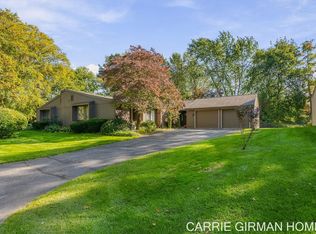 838 Brook Village Ct, Holland, MI 49423