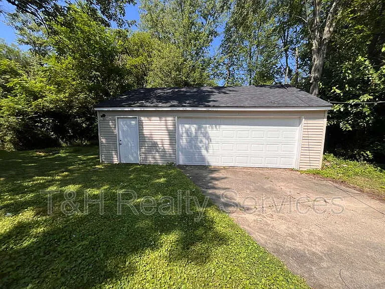 1607 Costello Dr — Photo 5