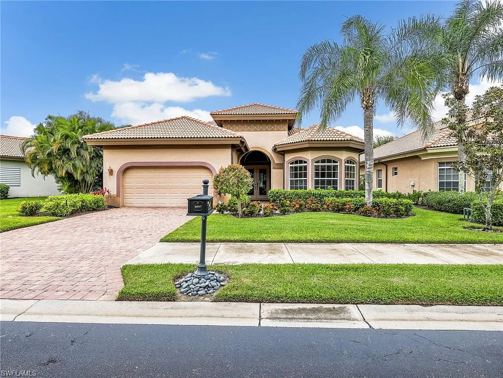 3 bed, 2.0 bath, 1738 sqft, $12,900 — Photo 1