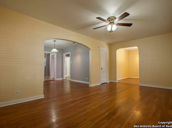 5th image of 211 Rodena St