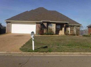 111 Ash Ridge Pl, Pearl, MS 39208