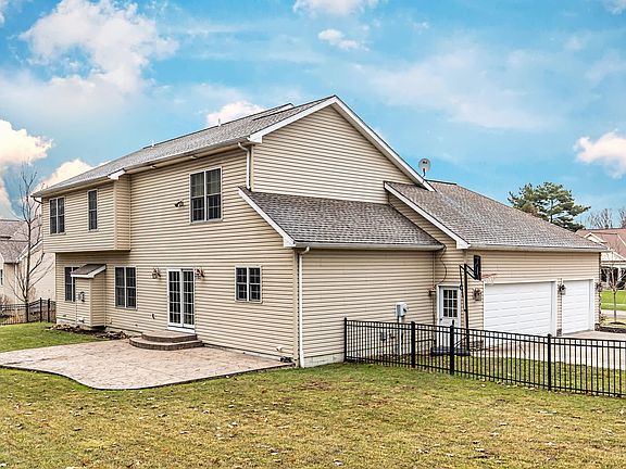 4th image of 3820 Hidden Springs Dr
