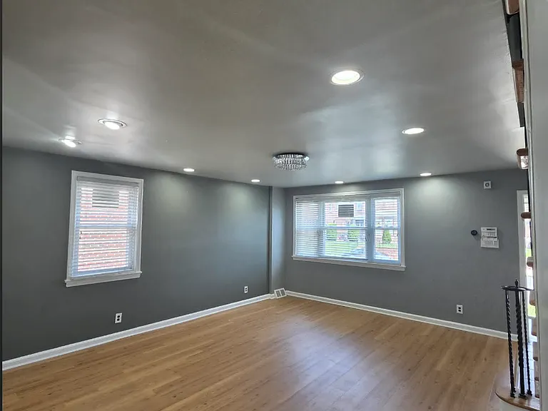 928 Disston St — Photo 26