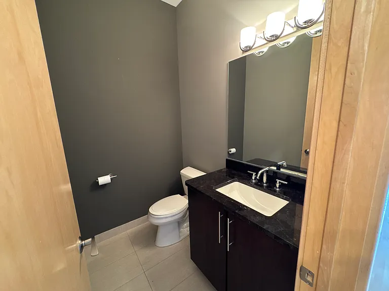 1/2 Bathroom