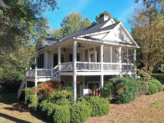 4th image of 232 Broadlands Dr