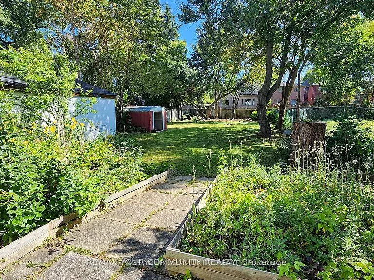 207 Olive Ave — Photo 23