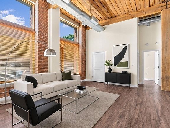 3rd image of 146 Court St APT 103