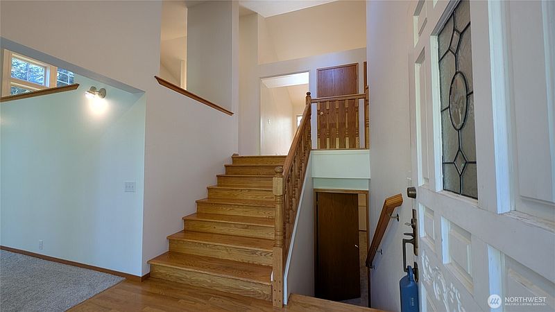 4th image of 16827 41st Street E