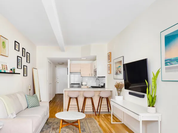 9 Barrow Street image 4 of 6