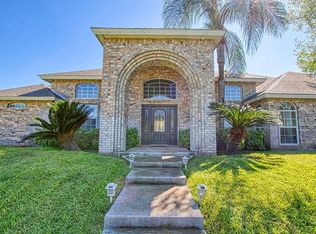 412 Beaver Ln, Uvalde, TX 78801