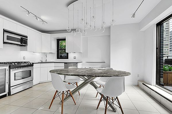 1st image of 220 E 57th St APT 19B