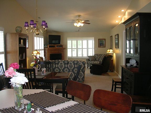 2nd image of 504 Villa Dr