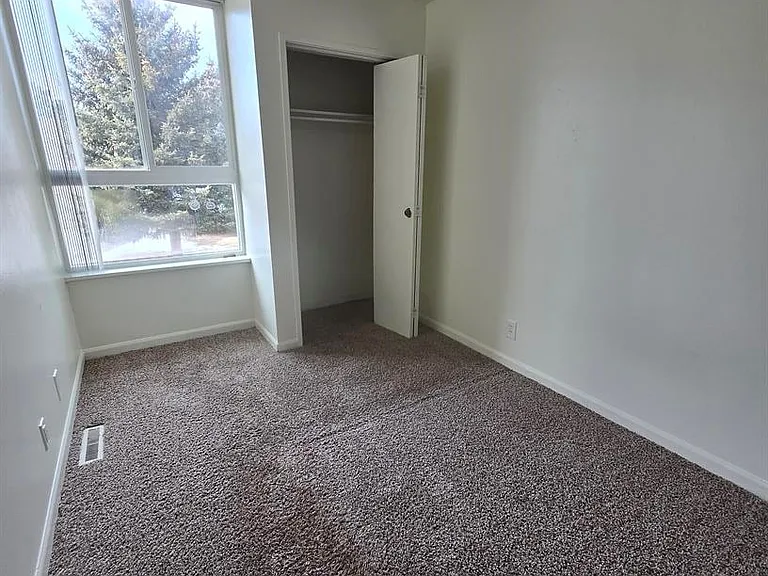 Murray Hill Apartments — Photo 29