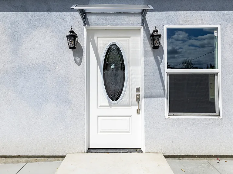 7909 Aura Ave — Photo 6