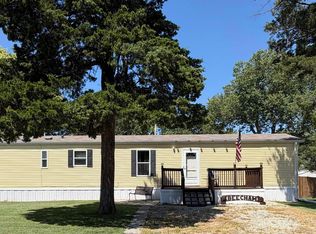 312 N Cedar St, Hope, KS 67451