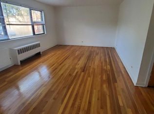 6821 N Ridge Blvd, Chicago, IL 60626