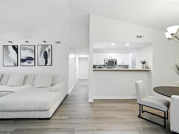 4th image of 3602 Traceyrich Dr Unit 2B